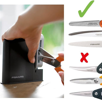 Fiskars Clip-Sharp Scissors Sharpener, Total Length: 4 cm, plastic, 1000812