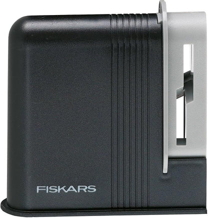 Fiskars Clip-Sharp Scissors Sharpener, Total Length: 4 cm, plastic, 1000812